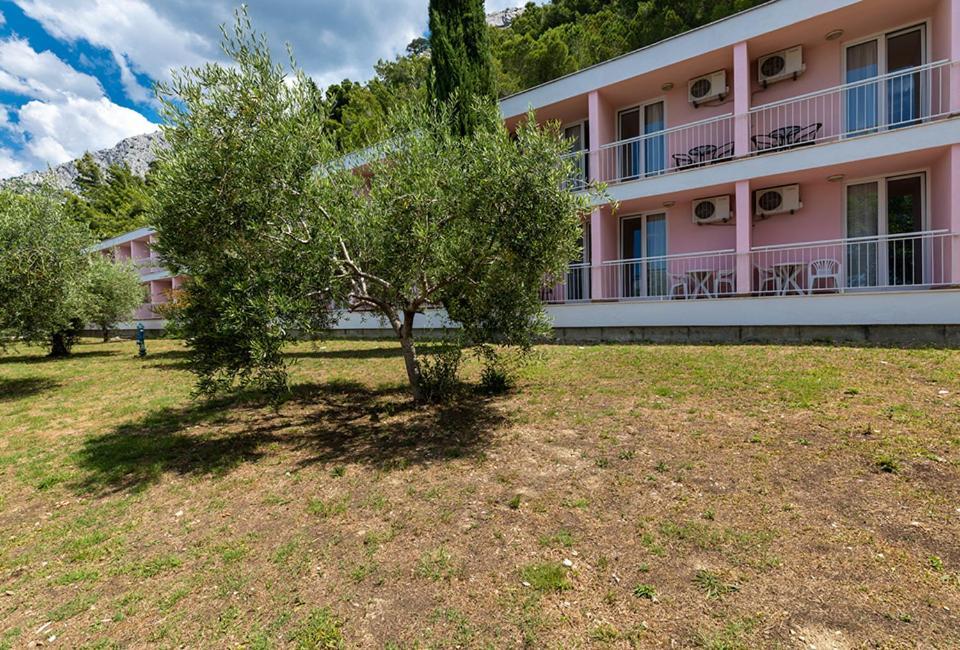 Tourist Settlement Brzet Hotel Omis Bagian luar foto