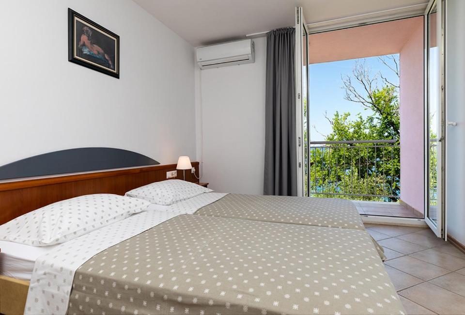 Tourist Settlement Brzet Hotel Omis Bagian luar foto