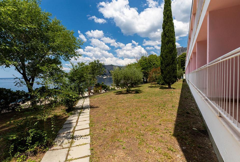 Tourist Settlement Brzet Hotel Omis Bagian luar foto