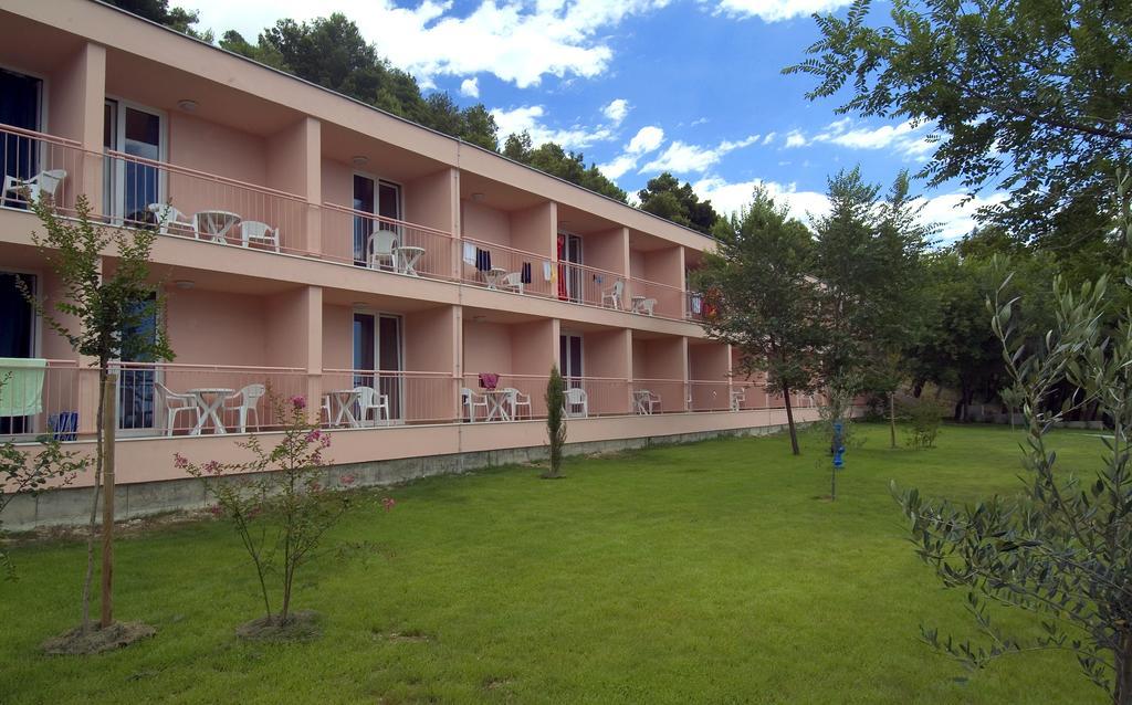 Tourist Settlement Brzet Hotel Omis Bagian luar foto