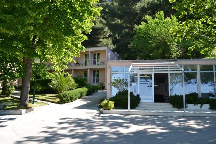 Tourist Settlement Brzet Hotel Omis Bagian luar foto