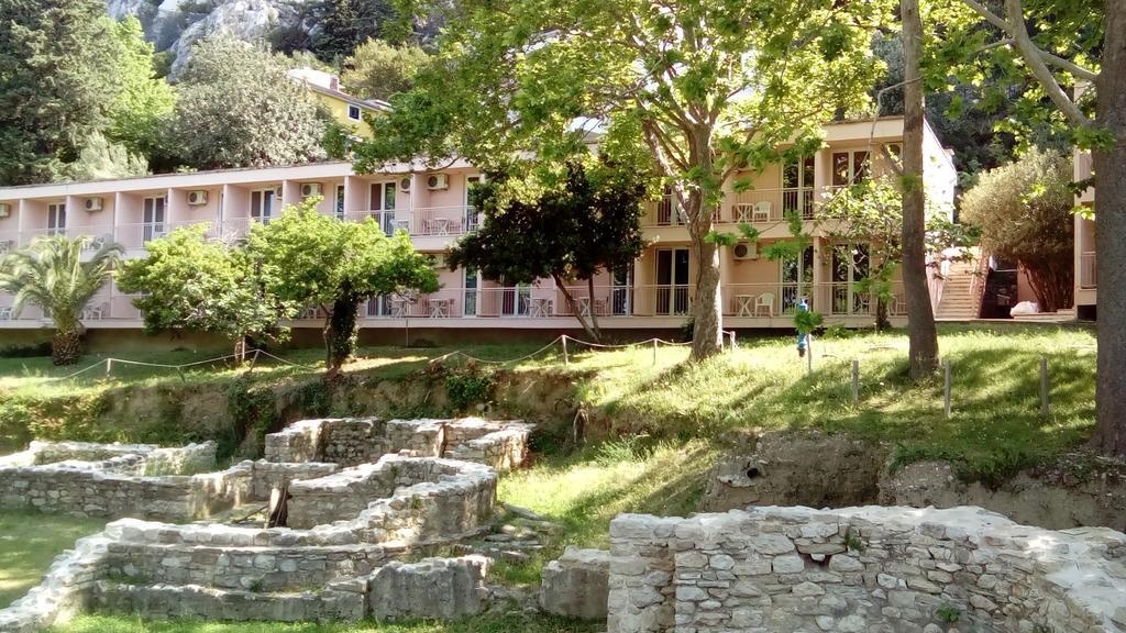 Tourist Settlement Brzet Hotel Omis Bagian luar foto