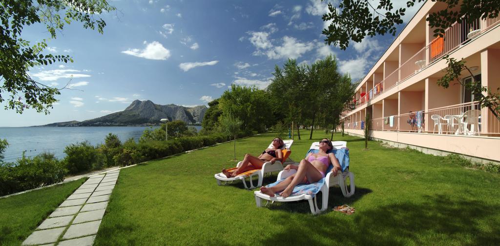 Tourist Settlement Brzet Hotel Omis Bagian luar foto