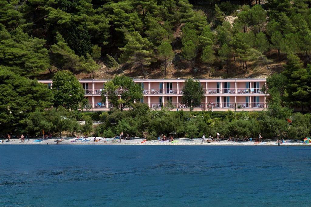 Tourist Settlement Brzet Hotel Omis Bagian luar foto