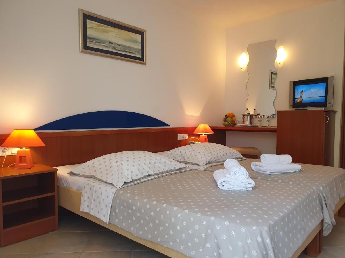 Tourist Settlement Brzet Hotel Omis Bagian luar foto
