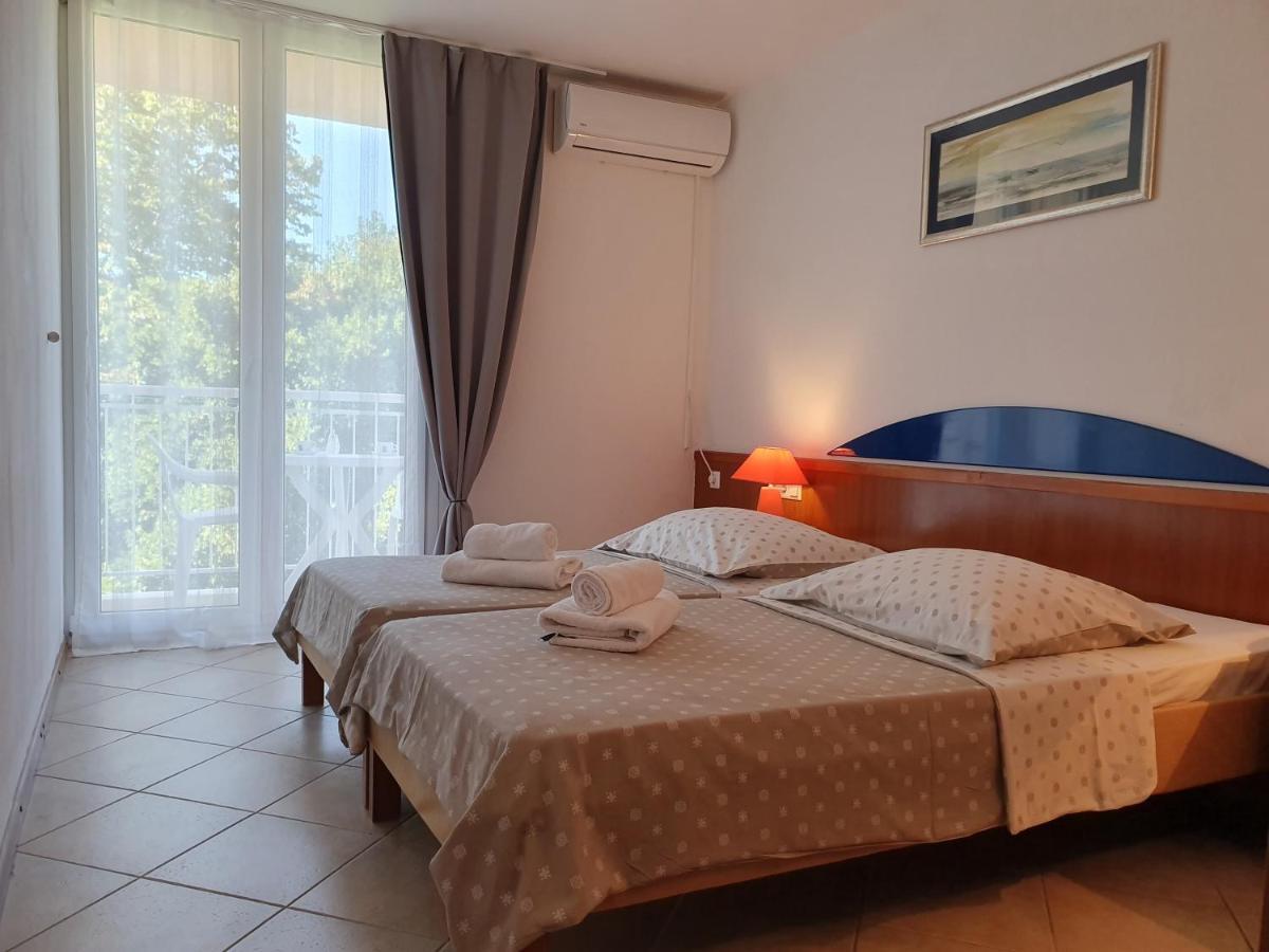 Tourist Settlement Brzet Hotel Omis Bagian luar foto